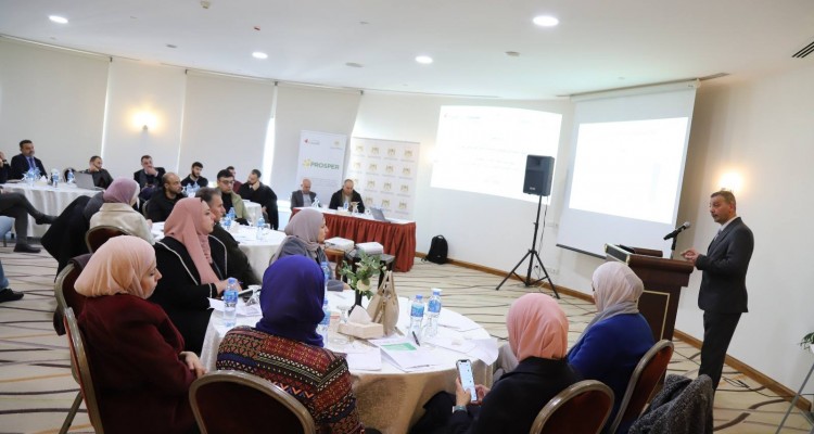 الشركة الفلسطينية لنقل الكهرباء تشارك في ورشة عمل حول واقع الطاقة المتجددة ومستجدات نظام صافي الفوترة